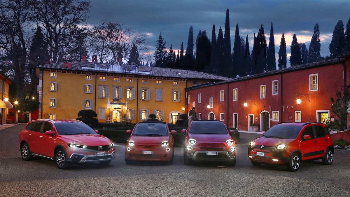 Fiat rozšiřuje rudou edici svých aut, nabízí i dezinfekční schránku